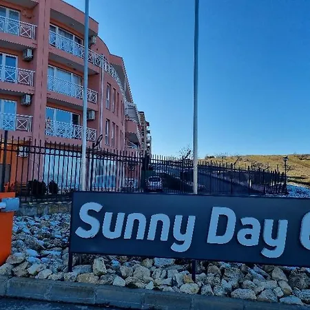Sunny Apartment *